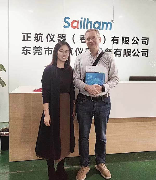 國外貿易頻繁，歡迎意大利客戶來廠參觀洽談